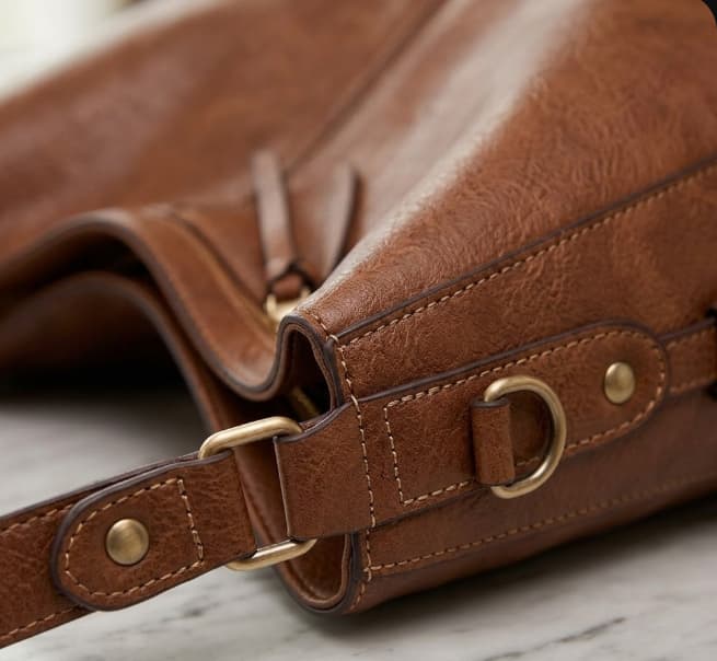Un solo bolso que combina con tu look casual, tu reunión de trabajo y tu salida de noche
